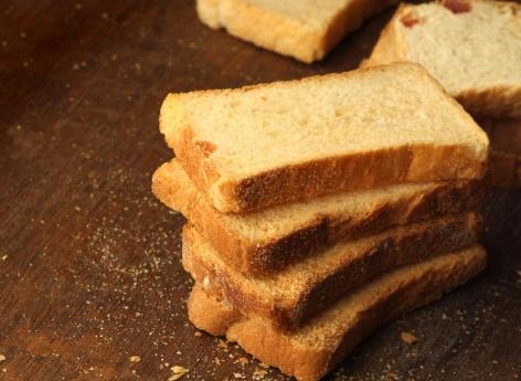 Biscotte, brioche ou pain de mie : quel est le choix le plus sain pour le petit-déjeuner ?