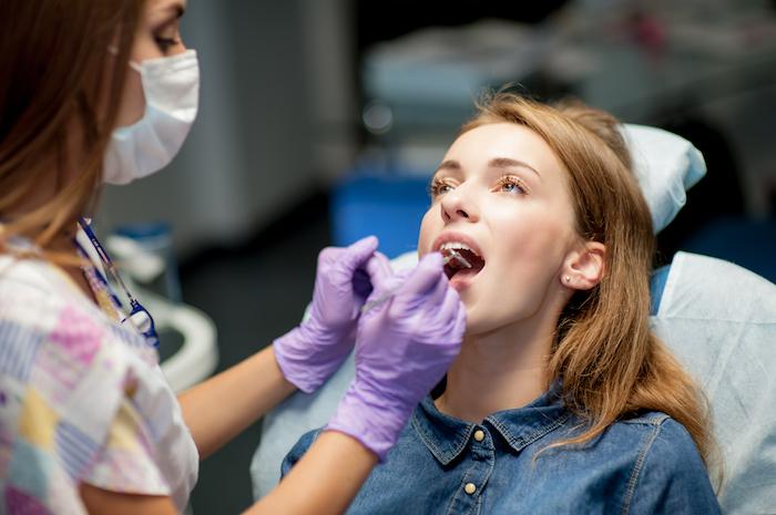 Une famille nombreuse fait perdre plus de dents chez les femmes