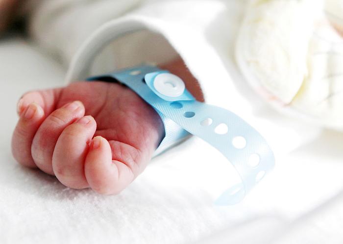 Le premier bébé conçu grâce à l'utérus d’une donneuse décédée va bien