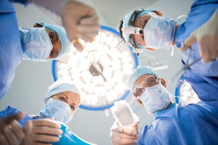 Chirurgie : l’hypnose, une alternative à l’anesthésie générale pratiquée en France depuis 2015
