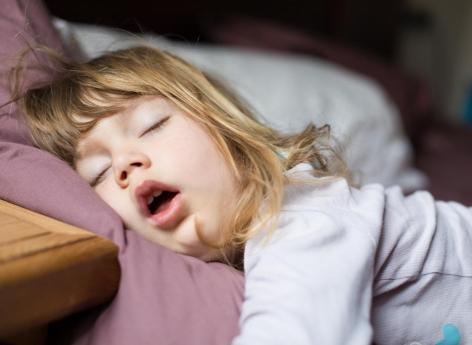 Apnée du sommeil : ces signes chez votre enfant doivent vous alerter