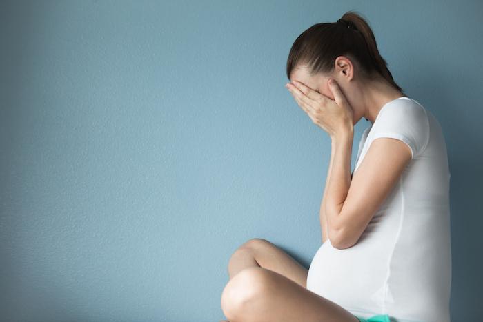 Comment les antécédents familiaux augmentent le risque de troubles psychiatriques après la grossesse
