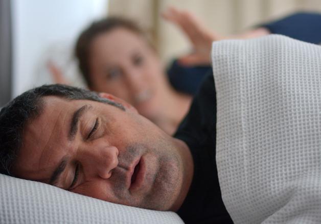 Les apnées du sommeil, bruits et troubles de l’érection perturbent la vie de couple