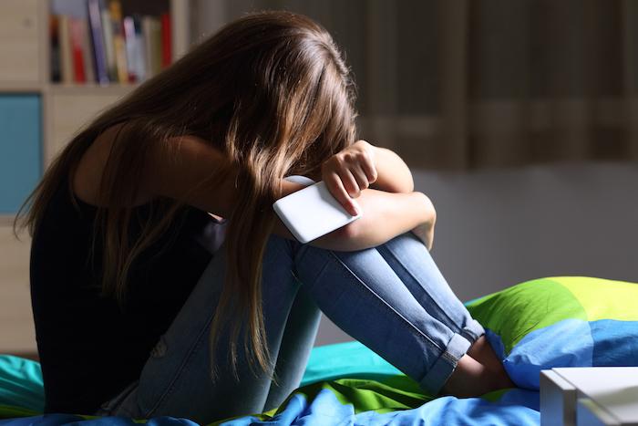 Dépression de l'adolescent : une intervention en ligne adaptée est capable de la prévenir