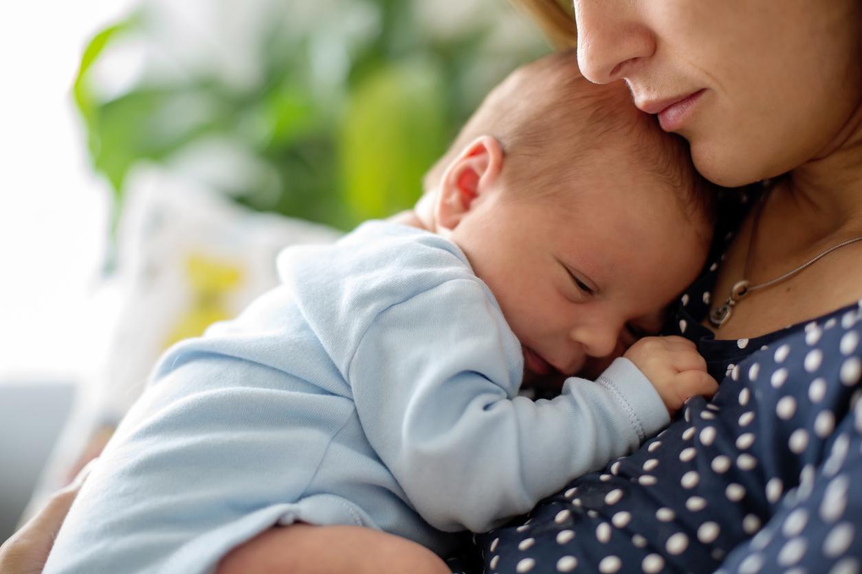 Un bébé enlevé à sa mère au début de sa vie peut avoir de graves séquelles