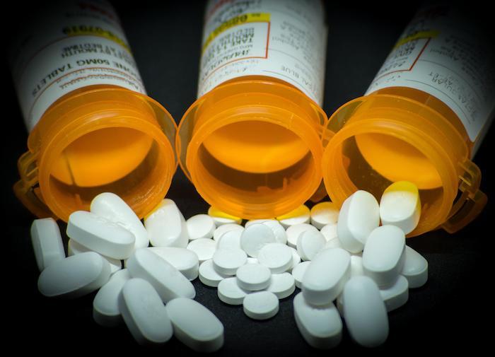 États-Unis : une médecin signe 335 000 prescriptions aux opioïdes et disparaît aux Bahamas