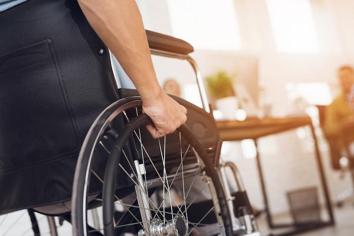 Un Américain paraplégique réussit à remarcher grâce à une stimulation électrique
