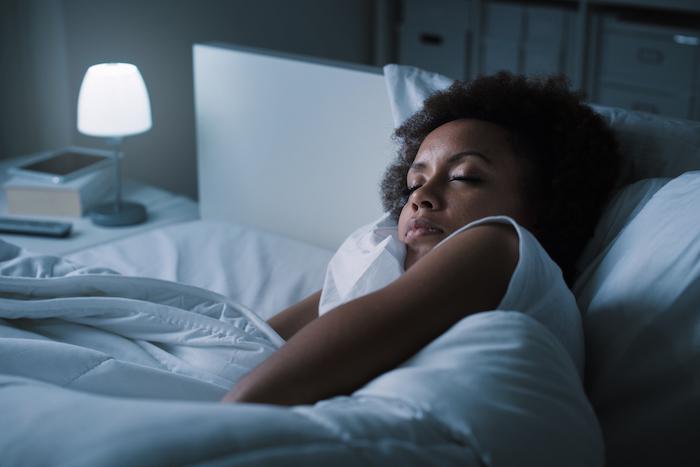 Dormir moins de 6 heures par nuit est mauvais pour le cœur