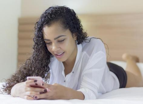 Le sexting entraîne des comportements à risque chez les adolescents