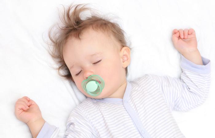 Sommeil : les bébés dorment mieux dans une chambre à part