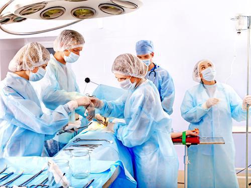 Hôpital : les médecins gagnent 4 850 euros par mois