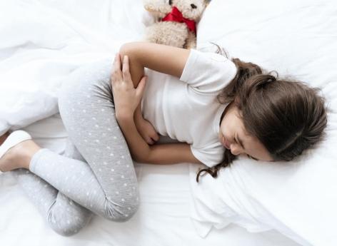 Douleurs abdominales chez l'enfant : les probiotiques peuvent-ils soulager ?