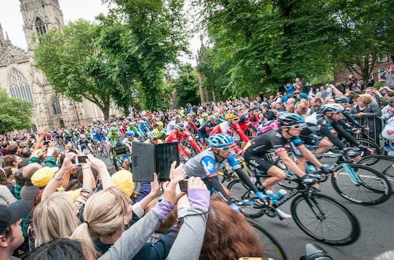 Urgences de Valognes : les usagers menacent de bloquer le Tour de France 
