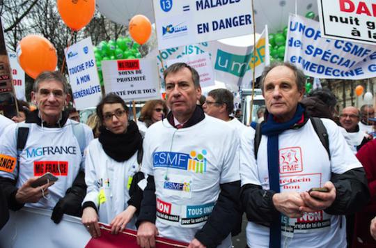 Consultation à 25 euros : les syndicats rejettent en bloc 