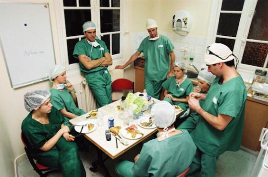 Hôpital : plusieurs syndicats médicaux appellent à la grève