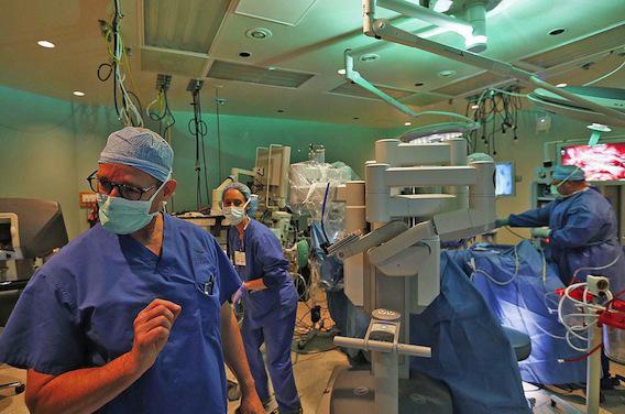 Portables au bloc : les chirurgiens répondent à la polémique