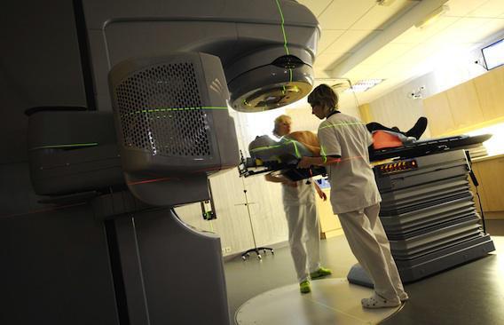 Cancers : 4 patients sur 10 guéris par radiothérapie