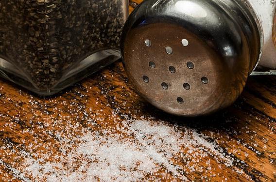 New York combat l'excès de sel dans les plats des restaurants