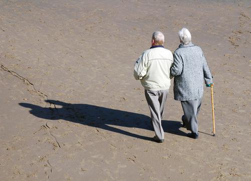 Fragilité osseuse : les seniors célibataires plus à risque