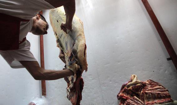 Saisie de 800 tonnes de viande périmée depuis 40 ans