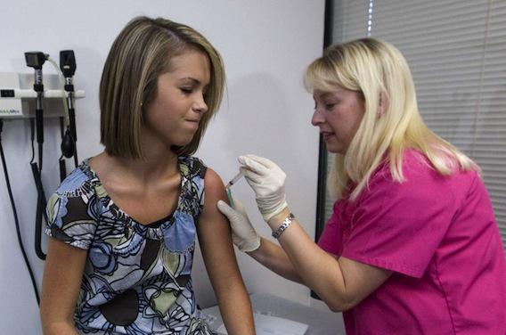 Vaccins anti-HPV : l'Europe va réévaluer les risques 