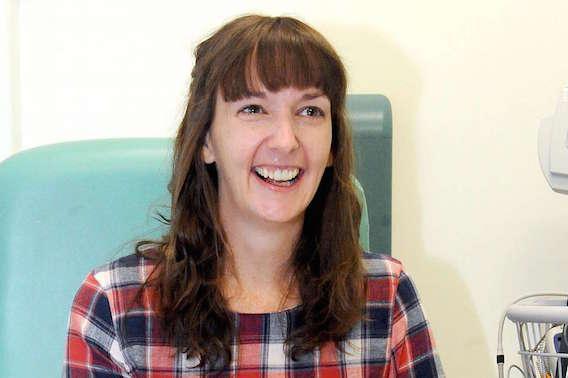 Ebola : l'infirmière anglaise a rencontré des élèves avant son retour à l'hôpital