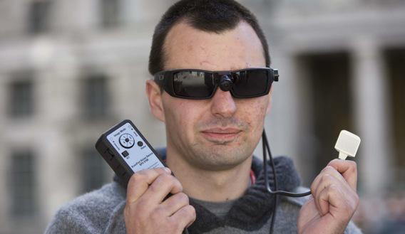 Un appareil aide les aveugles à « voir avec la langue »