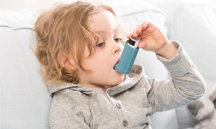 Asthme : l’exposition à l’ozone dès la naissance augmente le risque