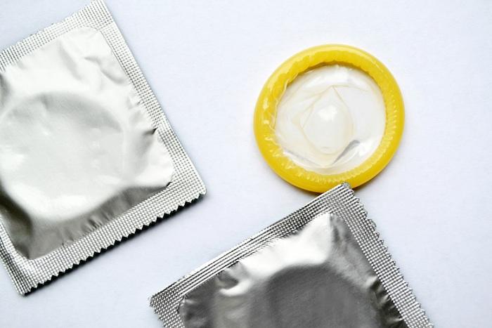 Stealthing : les cas de retrait de préservatif se multiplient