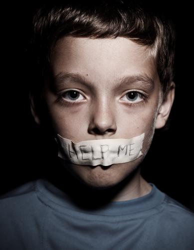 Encore beaucoup trop d’enfants maltraités, battus, « secoués » en France 