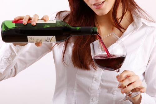 Cancer du sein : consommer plus d'alcool augmente le risque