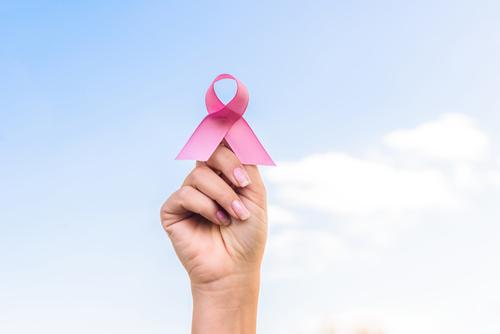 Cancer du sein : un nouveau site oriente les femmes selon leur âge