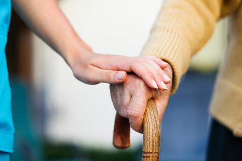 Alzheimer : la thérapie occupationnelle confirme ses bénéfices