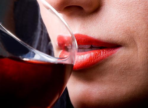 Binge-drinking : les jeunes femmes de plus en plus exposées