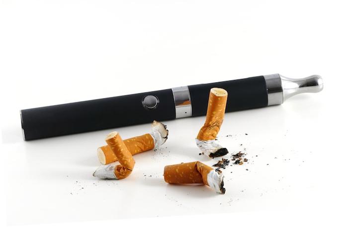 Aux Etats-Unis, les politiques de lutte anti-tabac font baisser le nombre de fumeurs et de vapoteurs