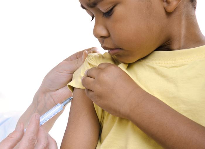 Vaccin contre la dengue : Sanofi Pasteur va rembourser les doses inutilisées et modifier la notice