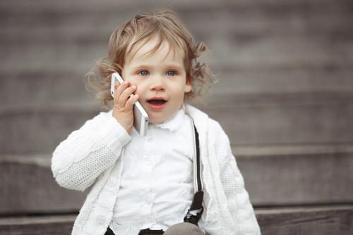 Téléphone portable : les familles ignorent les règles de bon usage