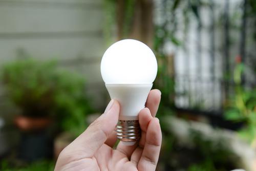 Ampoules LED : un risque potentiel pour les yeux