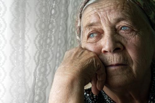 OMS : les moqueries sur les personnes âgées perturbent leur santé 