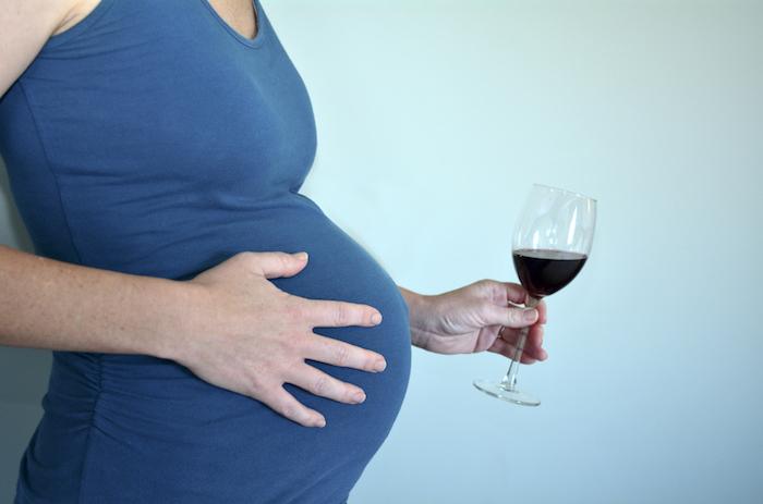 Alcoolisation foetale : deux molécules atténueraient les symptômes