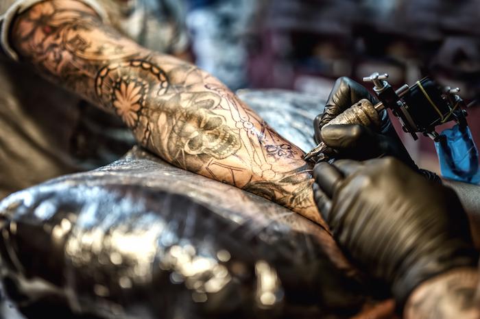Mort après un tatouage : les précautions à prendre