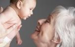 Canicule : chez les enfants et les seniors, quels signes doivent pousser à consulter ?