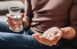 Prothèse de hanche ou de genou : l’aspirine aussi efficace que les anticoagulants ?