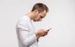 Comment le smartphone transforme petit à petit notre corps