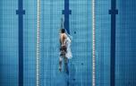 Mal de dos : et si la natation faisait enfin ses preuves contre la douleur ?