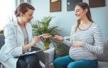 Femme enceinte : une sage-femme référente pour le suivi avant et après l'accouchement