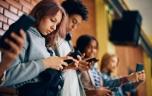 Réseaux sociaux : y consacrer ce temps par jour aggrave le risque de solitude