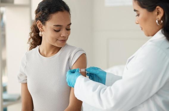 Santé des femmes : pourquoi leurs symptômes sont encore trop souvent minimisés