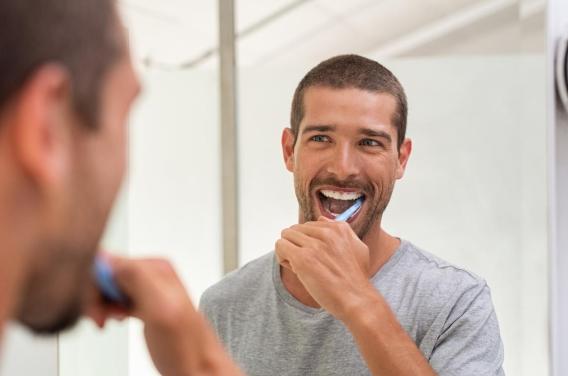 Déclin cognitif : une mauvaise hygiène bucco-dentaire affecte votre cerveau