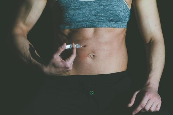 Hausse de la prise de stéroïdes chez les femmes : quels sont les risques ?